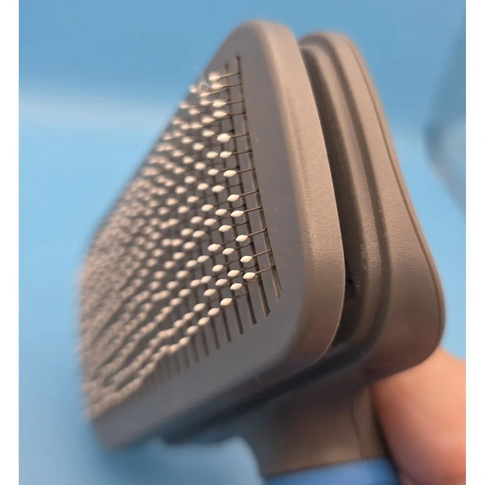 True Religion Self Cleaning Pet Brush Blue New With‎ Tags #0356